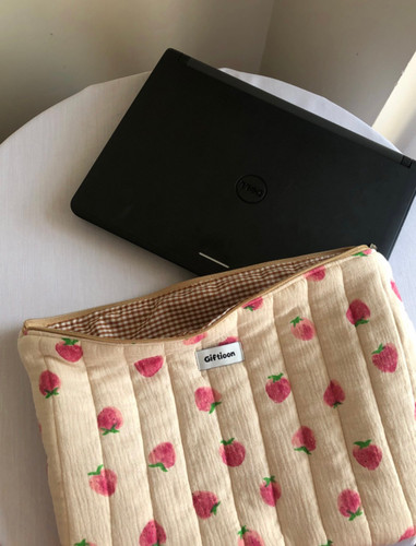 کاور لپتاپ/آیپد توت فرنگی کرم 🍓