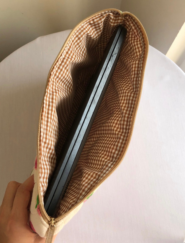 کاور لپتاپ/آیپد توت فرنگی کرم 🍓