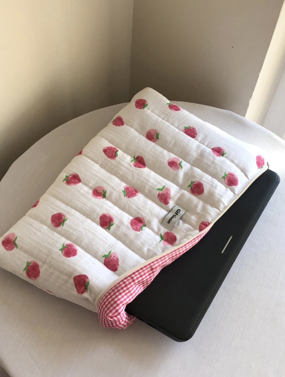 کاور لپتاپ/آیپد توت فرنگی سفید🍓