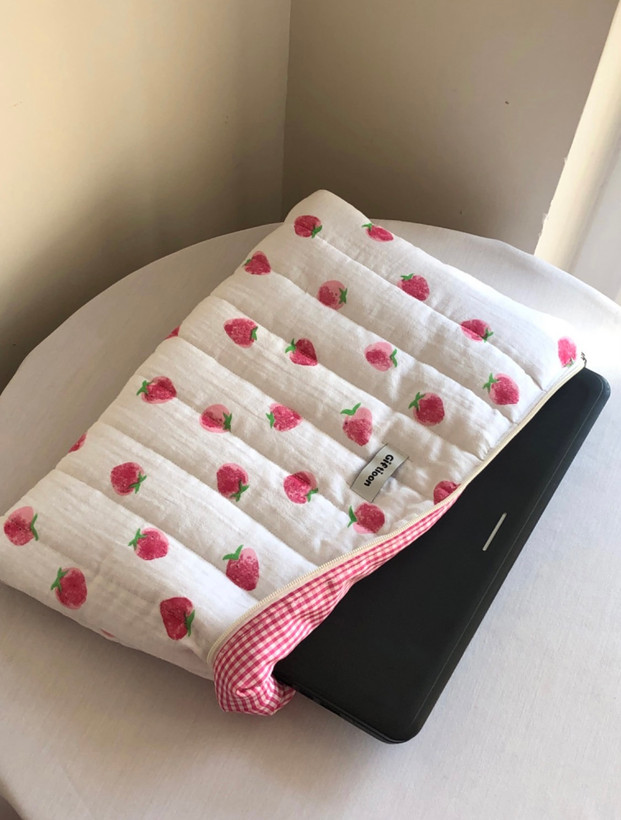 کاور لپتاپ/آیپد توت فرنگی سفید🍓